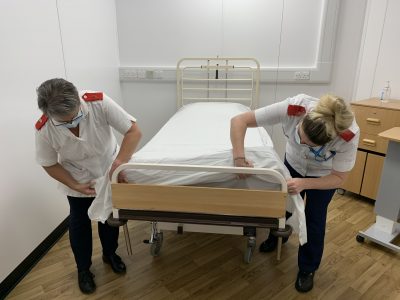 HCSW bed making discharge lounge